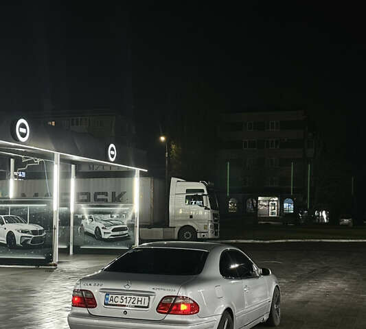 Сірий Мерседес ЦЛК-Клас, об'ємом двигуна 2 л та пробігом 397 тис. км за 3500 $, фото 5 на Automoto.ua