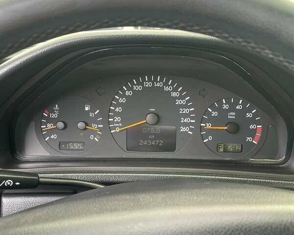 Серый Мерседес ЦЛК-Класс, объемом двигателя 2 л и пробегом 243 тыс. км за 4500 $, фото 17 на Automoto.ua