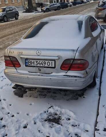 Серый Мерседес ЦЛК-Класс, объемом двигателя 3.2 л и пробегом 350 тыс. км за 4000 $, фото 1 на Automoto.ua