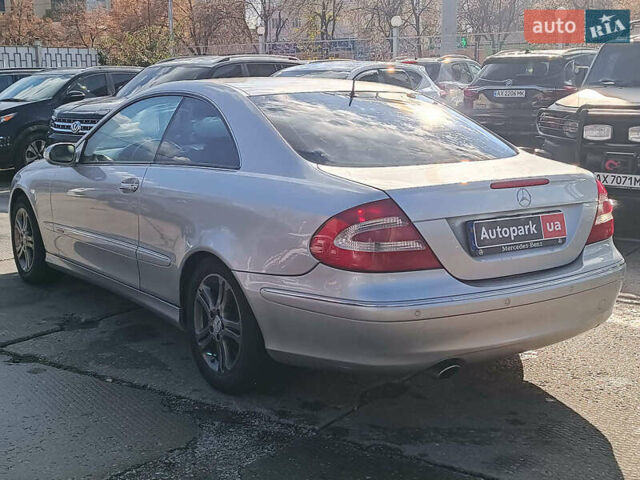 Серый Мерседес ЦЛК-Класс, объемом двигателя 3.2 л и пробегом 294 тыс. км за 8290 $, фото 12 на Automoto.ua