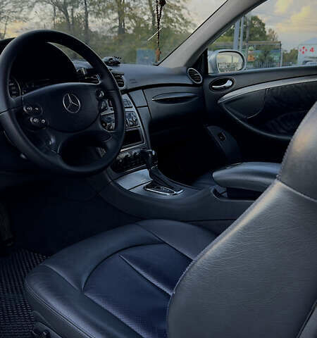 Мерседес ЦЛК-Клас 2002 у Одесі на Automoto.ua Сірий Мерседес ЦЛК-Клас, об'ємом двигуна 2.69 л та пробігом 290 тис. км за 7400 $, фото 9 на Automoto.ua