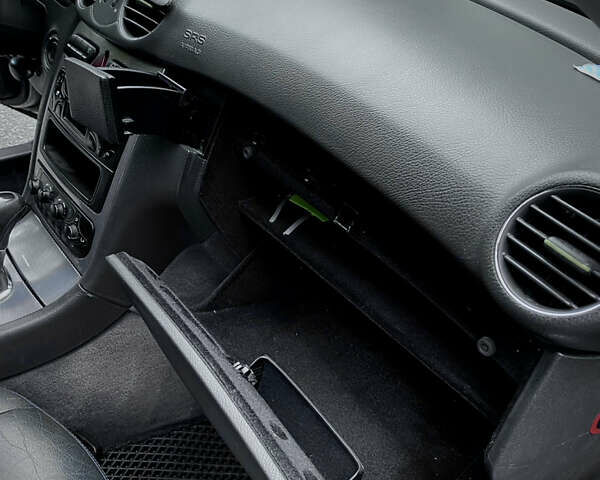 Мерседес ЦЛК-Клас 2002 у Одесі на Automoto.ua Сірий Мерседес ЦЛК-Клас, об'ємом двигуна 2.69 л та пробігом 290 тис. км за 7400 $, фото 12 на Automoto.ua