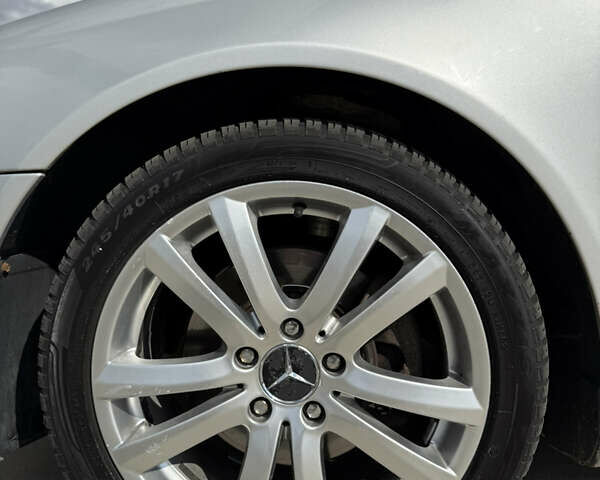 Серый Мерседес ЦЛК-Класс, объемом двигателя 2.7 л и пробегом 330 тыс. км за 4999 $, фото 11 на Automoto.ua