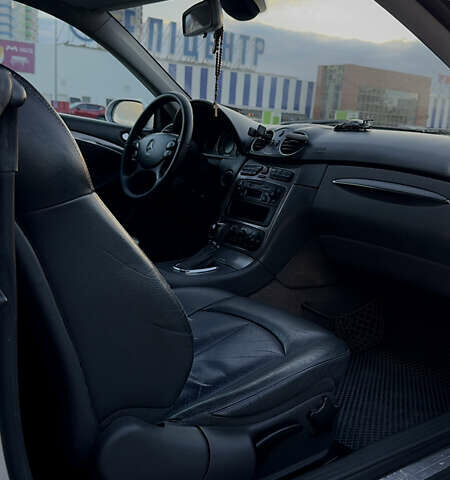 Мерседес ЦЛК-Клас 2002 у Одесі на Automoto.ua Сірий Мерседес ЦЛК-Клас, об'ємом двигуна 2.69 л та пробігом 290 тис. км за 7400 $, фото 10 на Automoto.ua