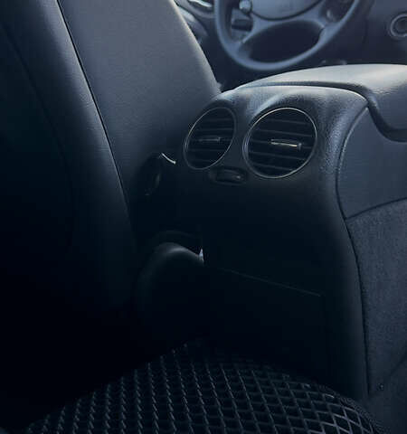 Мерседес ЦЛК-Клас 2002 у Одесі на Automoto.ua Сірий Мерседес ЦЛК-Клас, об'ємом двигуна 2.69 л та пробігом 290 тис. км за 7400 $, фото 22 на Automoto.ua