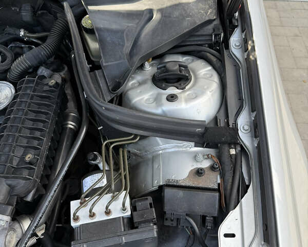 Серый Мерседес ЦЛК-Класс, объемом двигателя 2.7 л и пробегом 330 тыс. км за 4999 $, фото 34 на Automoto.ua