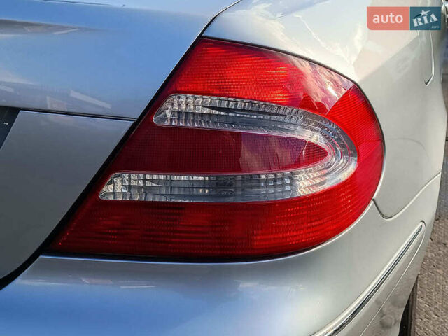 Серый Мерседес ЦЛК-Класс, объемом двигателя 3.2 л и пробегом 294 тыс. км за 8290 $, фото 10 на Automoto.ua