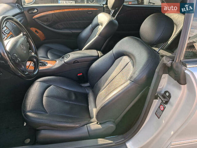 Серый Мерседес ЦЛК-Класс, объемом двигателя 3.2 л и пробегом 294 тыс. км за 8290 $, фото 14 на Automoto.ua