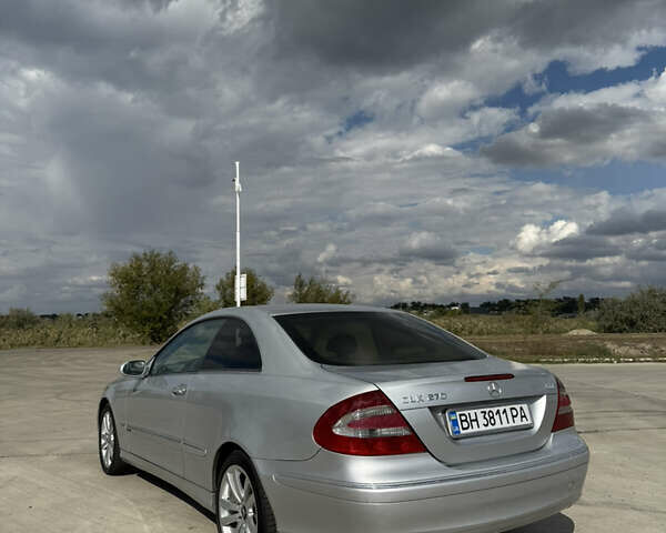 Серый Мерседес ЦЛК-Класс, объемом двигателя 2.7 л и пробегом 330 тыс. км за 4999 $, фото 2 на Automoto.ua