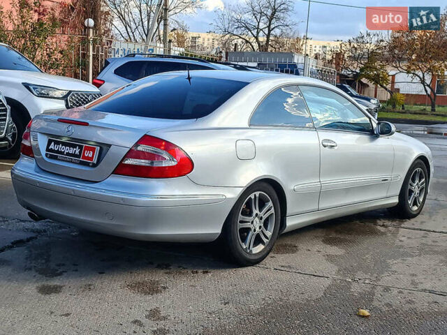 Серый Мерседес ЦЛК-Класс, объемом двигателя 3.2 л и пробегом 294 тыс. км за 8290 $, фото 8 на Automoto.ua