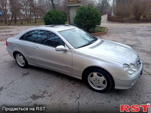 Серый Мерседес ЦЛК-Класс, объемом двигателя 2.6 л и пробегом 277 тыс. км за 6000 $, фото 1 на Automoto.ua