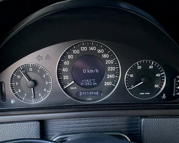 Мерседес ЦЛК-Клас 2002 у Одесі на Automoto.ua Сірий Мерседес ЦЛК-Клас, об'ємом двигуна 2.69 л та пробігом 290 тис. км за 7400 $, фото 19 на Automoto.ua