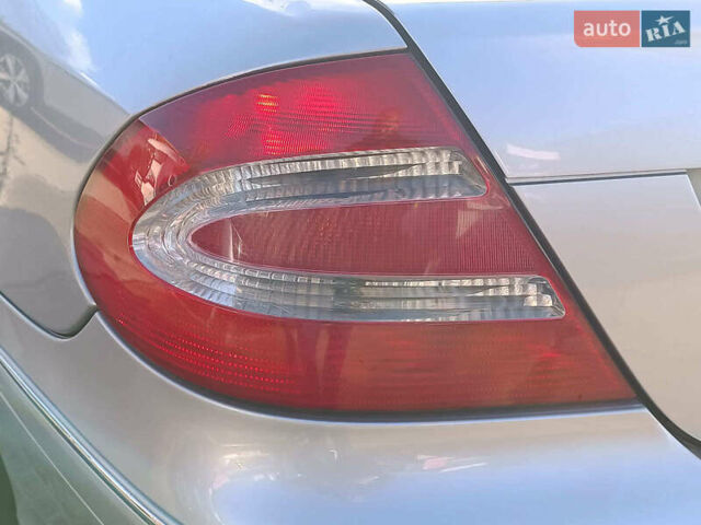 Серый Мерседес ЦЛК-Класс, объемом двигателя 3.2 л и пробегом 294 тыс. км за 8290 $, фото 11 на Automoto.ua