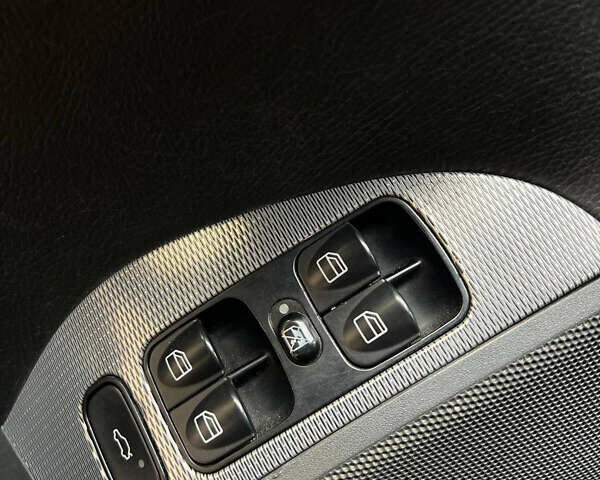 Сірий Мерседес ЦЛК-Клас, об'ємом двигуна 2.7 л та пробігом 330 тис. км за 6700 $, фото 14 на Automoto.ua