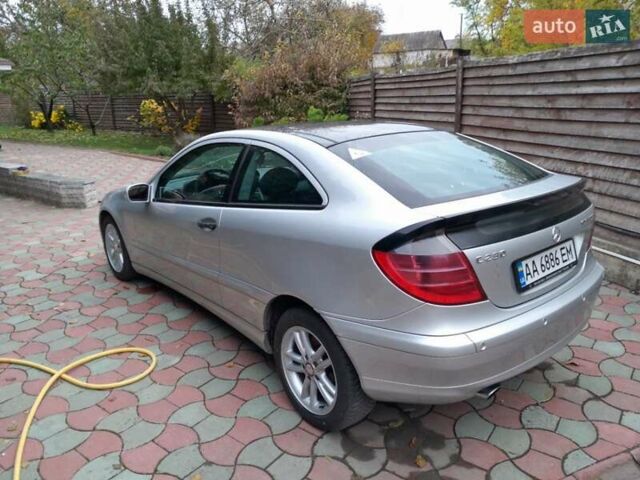 Серый Мерседес ЦЛК-Класс, объемом двигателя 1.8 л и пробегом 202 тыс. км за 5300 $, фото 12 на Automoto.ua