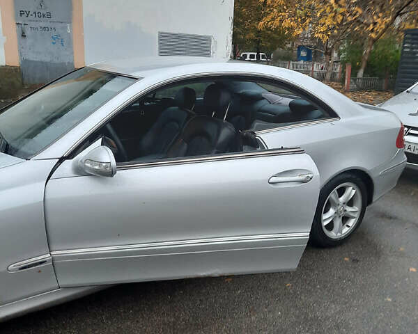 Сірий Мерседес ЦЛК-Клас, об'ємом двигуна 3.2 л та пробігом 428 тис. км за 6500 $, фото 11 на Automoto.ua
