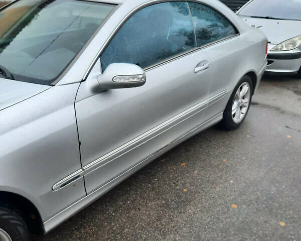 Сірий Мерседес ЦЛК-Клас, об'ємом двигуна 3.2 л та пробігом 450 тис. км за 5100 $, фото 1 на Automoto.ua