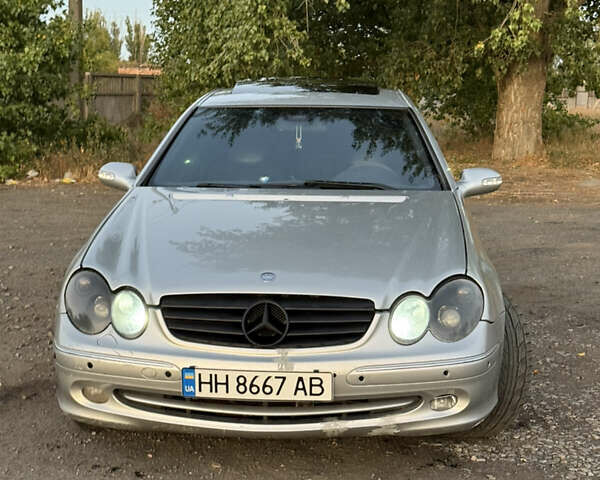 Серый Мерседес ЦЛК-Класс, объемом двигателя 3.2 л и пробегом 220 тыс. км за 5200 $, фото 5 на Automoto.ua