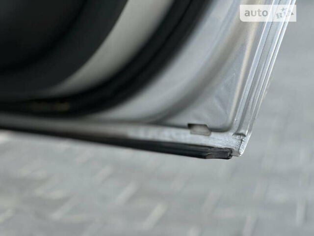 Сірий Мерседес ЦЛК-Клас, об'ємом двигуна 2.7 л та пробігом 185 тис. км за 7700 $, фото 46 на Automoto.ua