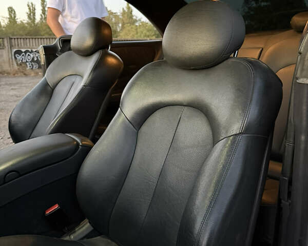 Серый Мерседес ЦЛК-Класс, объемом двигателя 3.2 л и пробегом 220 тыс. км за 5200 $, фото 9 на Automoto.ua