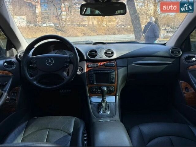 Серый Мерседес ЦЛК-Класс, объемом двигателя 2.69 л и пробегом 376 тыс. км за 8000 $, фото 18 на Automoto.ua