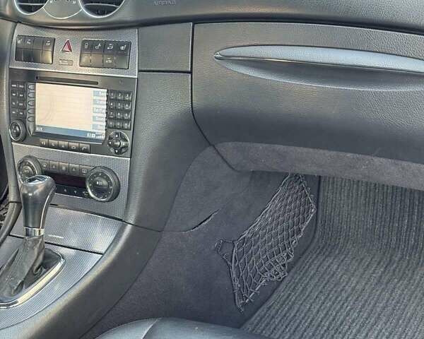 Серый Мерседес ЦЛК-Класс, объемом двигателя 2.7 л и пробегом 296 тыс. км за 8100 $, фото 10 на Automoto.ua