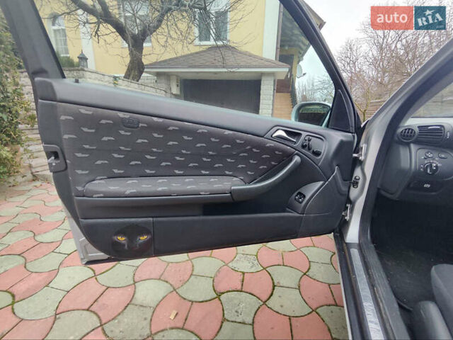 Серый Мерседес ЦЛК-Класс, объемом двигателя 1.8 л и пробегом 202 тыс. км за 5300 $, фото 6 на Automoto.ua