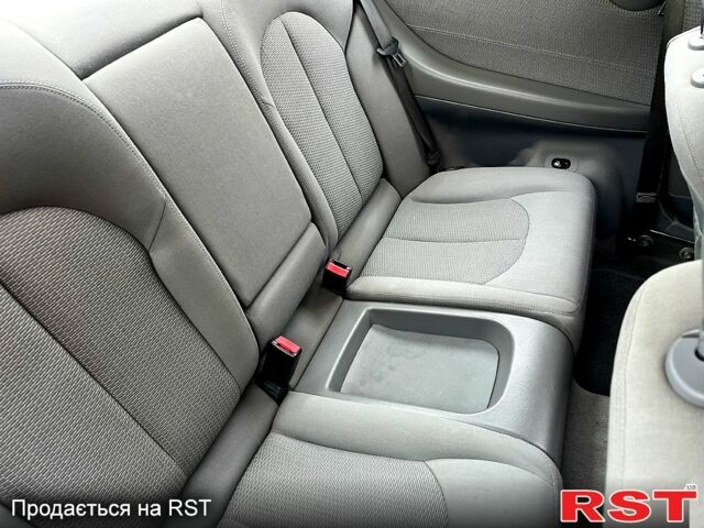 Серый Мерседес ЦЛК-Класс, объемом двигателя 1.8 л и пробегом 250 тыс. км за 5999 $, фото 9 на Automoto.ua