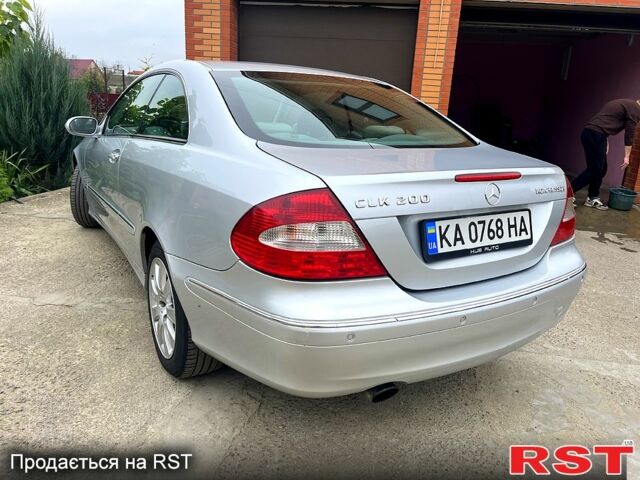 Серый Мерседес ЦЛК-Класс, объемом двигателя 1.8 л и пробегом 250 тыс. км за 5999 $, фото 10 на Automoto.ua