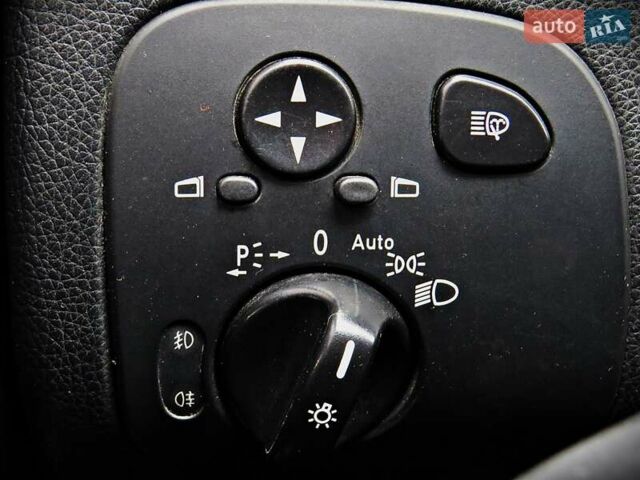 Сірий Мерседес ЦЛК-Клас, об'ємом двигуна 1.8 л та пробігом 275 тис. км за 5500 $, фото 8 на Automoto.ua