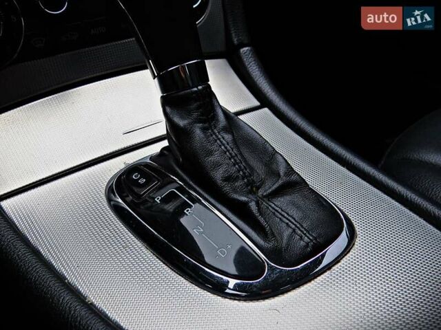 Сірий Мерседес ЦЛК-Клас, об'ємом двигуна 1.8 л та пробігом 275 тис. км за 5500 $, фото 13 на Automoto.ua