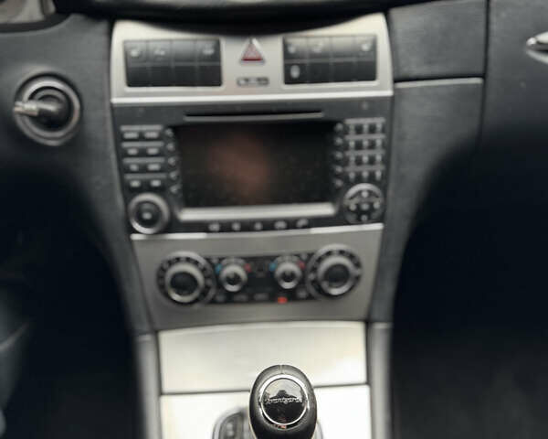 Серый Мерседес ЦЛК-Класс, объемом двигателя 1.8 л и пробегом 275 тыс. км за 6750 $, фото 20 на Automoto.ua