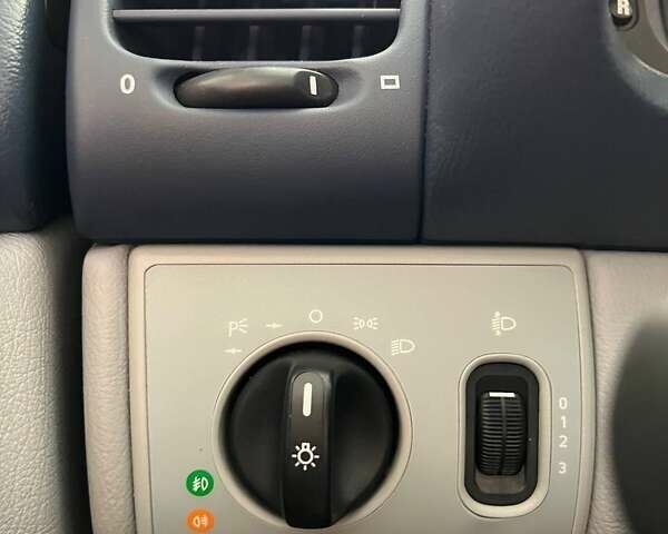 Синій Мерседес ЦЛК-Клас, об'ємом двигуна 2 л та пробігом 90 тис. км за 16000 $, фото 12 на Automoto.ua