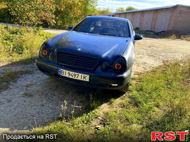 Синій Мерседес ЦЛК-Клас, об'ємом двигуна 3.2 л та пробігом 370 тис. км за 2450 $, фото 9 на Automoto.ua