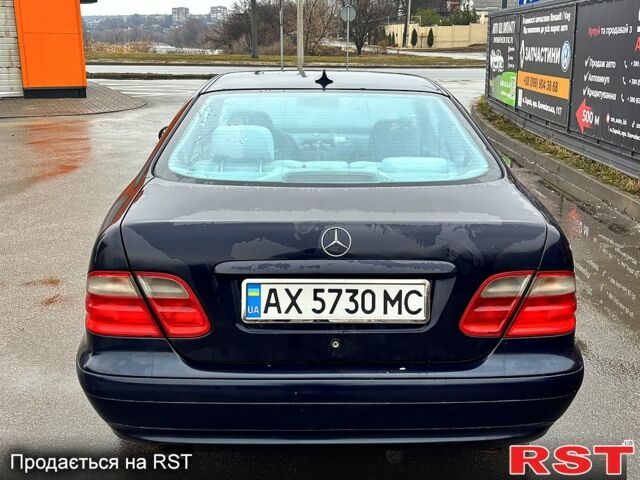 Синій Мерседес ЦЛК-Клас, об'ємом двигуна 2 л та пробігом 300 тис. км за 2500 $, фото 4 на Automoto.ua