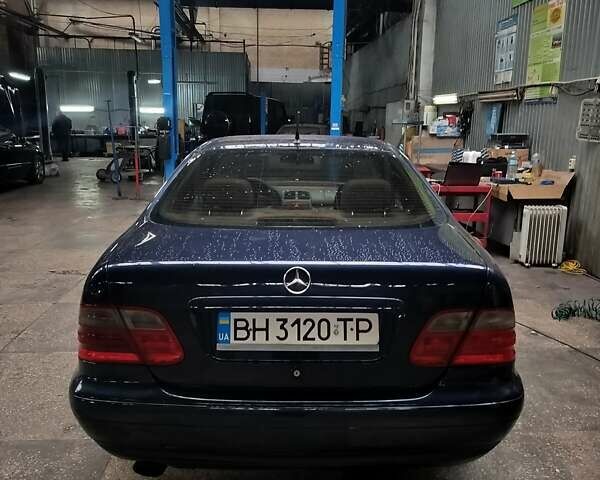 Синій Мерседес ЦЛК-Клас, об'ємом двигуна 2.3 л та пробігом 306 тис. км за 3500 $, фото 1 на Automoto.ua
