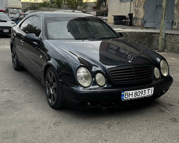 Синий Мерседес ЦЛК-Класс, объемом двигателя 3.2 л и пробегом 225 тыс. км за 3200 $, фото 4 на Automoto.ua