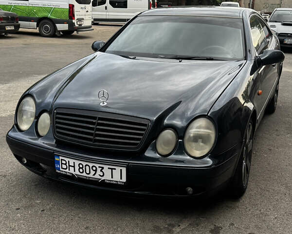 Синий Мерседес ЦЛК-Класс, объемом двигателя 3.2 л и пробегом 225 тыс. км за 3200 $, фото 1 на Automoto.ua