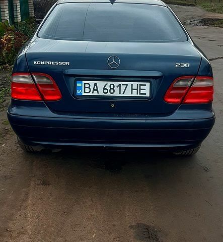 Синий Мерседес ЦЛК-Класс, объемом двигателя 2.3 л и пробегом 320 тыс. км за 4300 $, фото 4 на Automoto.ua