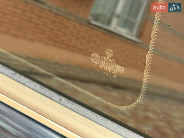 Синий Мерседес ЦЛК-Класс, объемом двигателя 3.2 л и пробегом 242 тыс. км за 3300 $, фото 16 на Automoto.ua