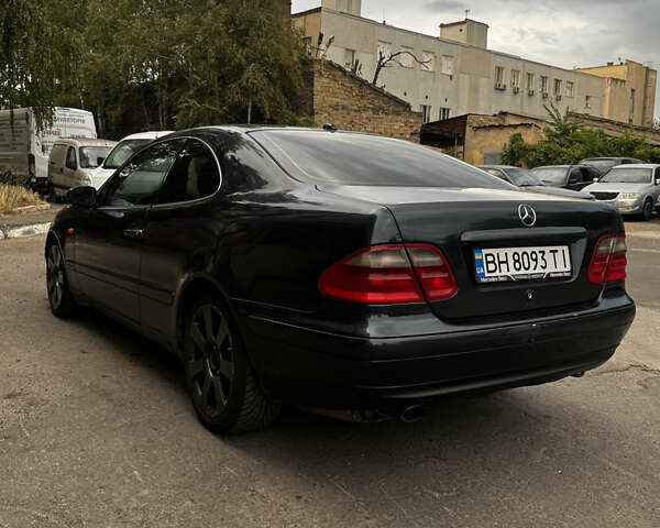 Синий Мерседес ЦЛК-Класс, объемом двигателя 3.2 л и пробегом 225 тыс. км за 3200 $, фото 12 на Automoto.ua