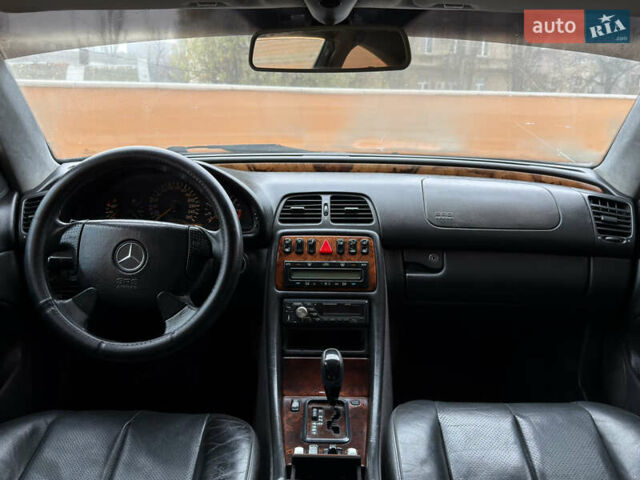 Синий Мерседес ЦЛК-Класс, объемом двигателя 3.2 л и пробегом 242 тыс. км за 3300 $, фото 10 на Automoto.ua