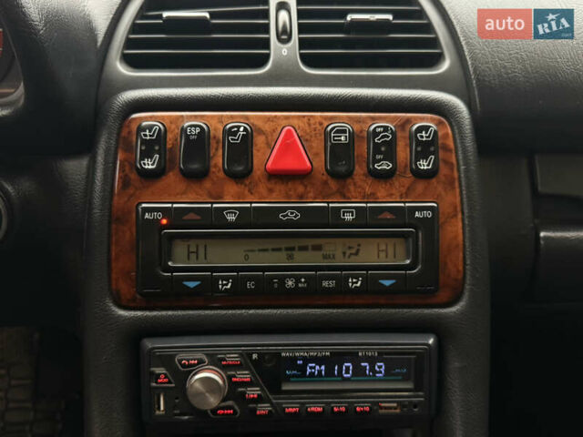 Синий Мерседес ЦЛК-Класс, объемом двигателя 3.2 л и пробегом 242 тыс. км за 3300 $, фото 15 на Automoto.ua