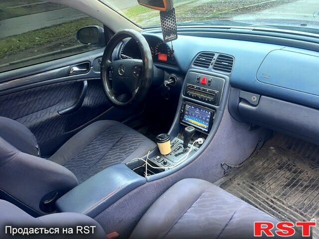 Синий Мерседес ЦЛК-Класс, объемом двигателя 2 л и пробегом 274 тыс. км за 3250 $, фото 6 на Automoto.ua
