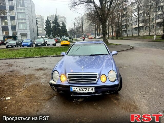 Синий Мерседес ЦЛК-Класс, объемом двигателя 2 л и пробегом 274 тыс. км за 3250 $, фото 2 на Automoto.ua