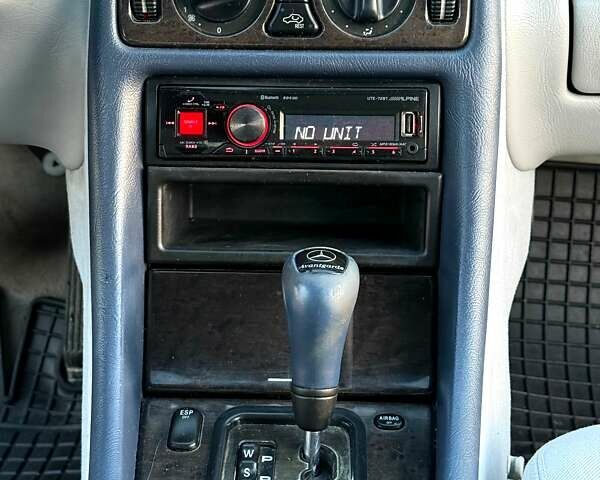 Синий Мерседес ЦЛК-Класс, объемом двигателя 2 л и пробегом 227 тыс. км за 5150 $, фото 17 на Automoto.ua