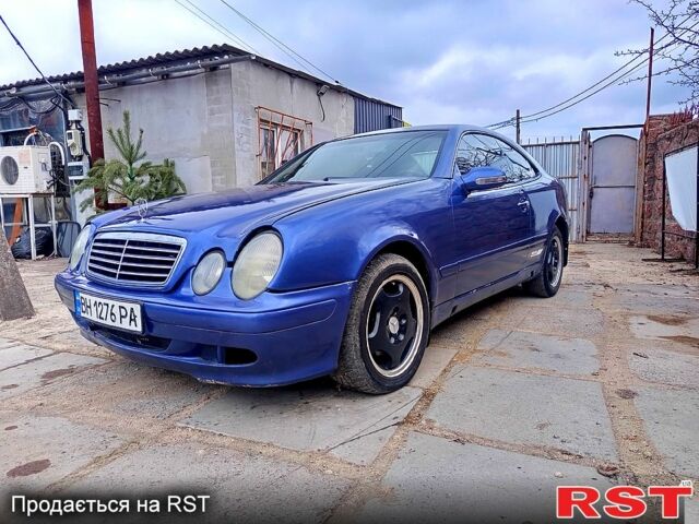 Синий Мерседес ЦЛК-Класс, объемом двигателя 2 л и пробегом 300 тыс. км за 2900 $, фото 6 на Automoto.ua