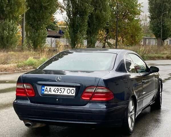 Синий Мерседес ЦЛК-Класс, объемом двигателя 2 л и пробегом 296 тыс. км за 4250 $, фото 4 на Automoto.ua