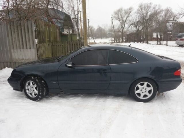 Синий Мерседес ЦЛК-Класс, объемом двигателя 3 л и пробегом 220 тыс. км за 2000 $, фото 7 на Automoto.ua