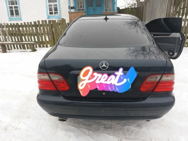 Синий Мерседес ЦЛК-Класс, объемом двигателя 3 л и пробегом 220 тыс. км за 2000 $, фото 2 на Automoto.ua